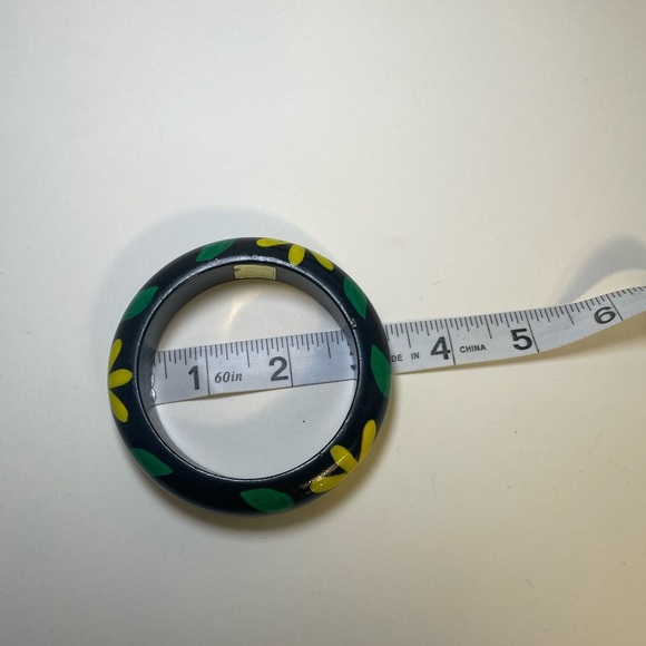 Vintage Floral Black and Yellow Wooden Bangle Bracelet - Picture 5 of 8